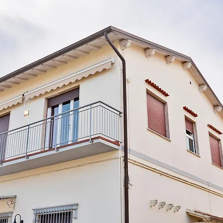 Crispi In * Lido di Camaiore