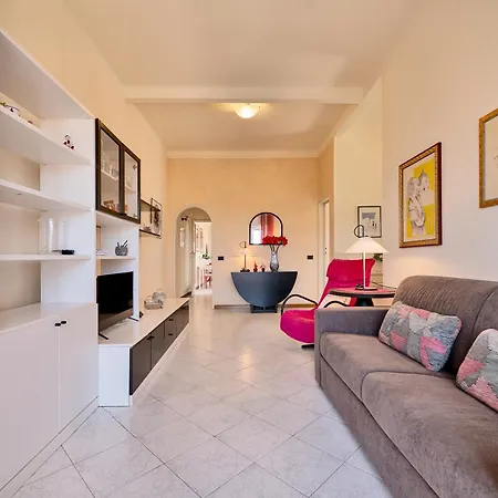 Apartment Crispi In Lido di Camaiore